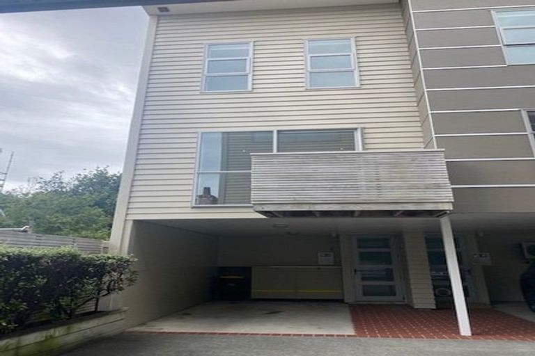 Photo of property in 1/123 The Parade, Island Bay, Wellington, 6023