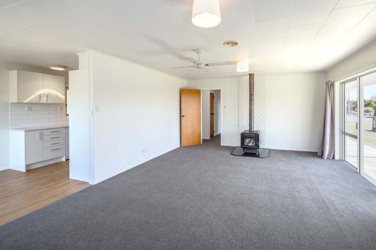Photo of property in 72 New York Street, Martinborough, 5711