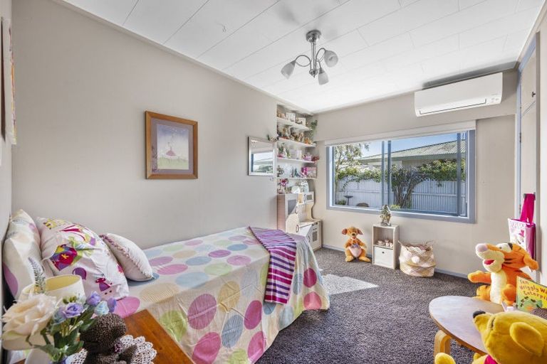 Photo of property in 27 Holyrood Street, Taradale, Napier, 4112