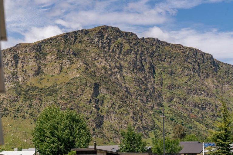 Photo of property in 26 Harrys Close, Arthurs Point, Queenstown, 9371