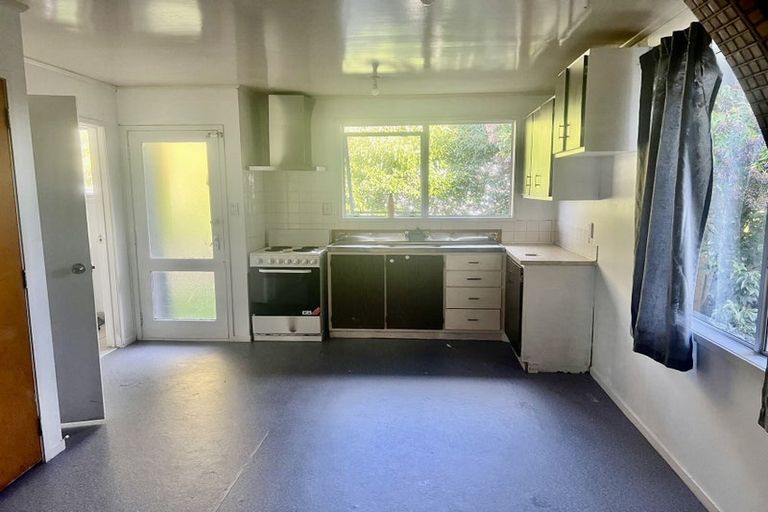 Photo of property in 1 Stoll Place, Clendon Park, Auckland, 2103