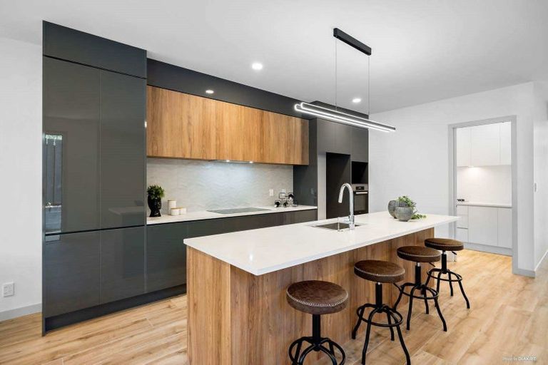 Photo of property in 43b Centorian Drive, Windsor Park, Auckland, 0632