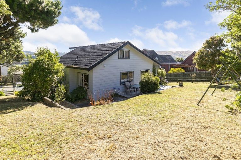 Photo of property in 7 Guadeloupe Crescent, Grenada Village, Wellington, 6037