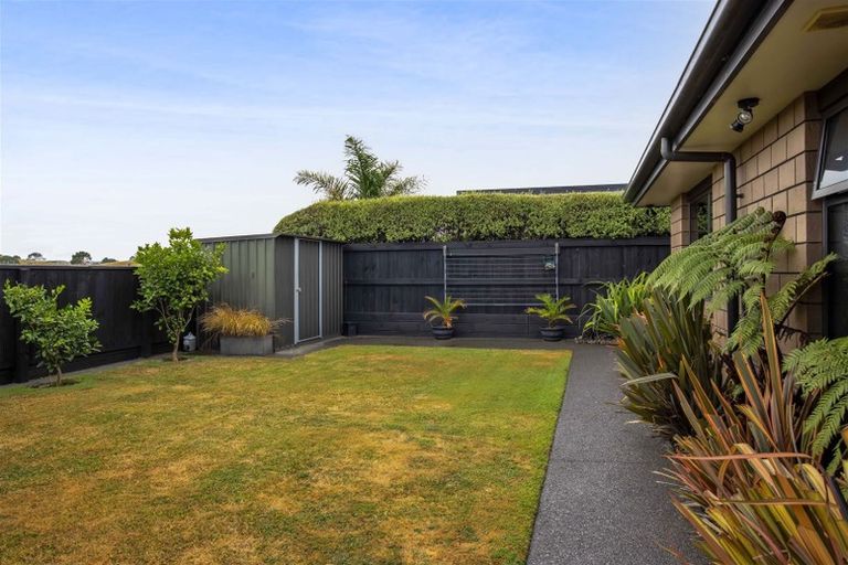 Photo of property in 17 Wentworth Lane, Waiwhakaiho, New Plymouth, 4312
