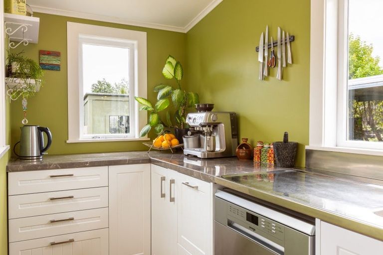 Photo of property in 3 Atkinson Street, Woodville, 4920