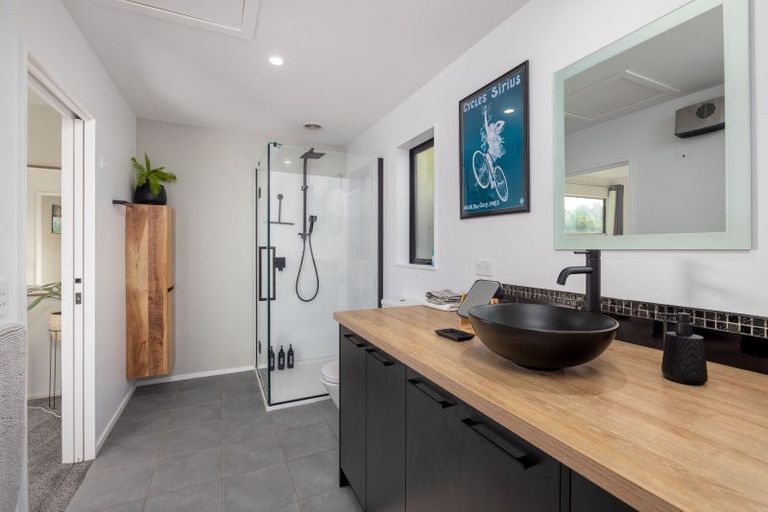 Photo of property in 63b Bayview Road, Charteris Bay, Lyttelton, 8971