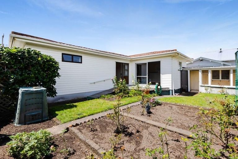 Photo of property in 14 Beach Street, Fitzroy, New Plymouth, 4312