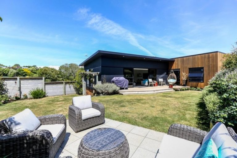 Photo of property in 51 Poplar Grove, Whalers Gate, New Plymouth, 4310