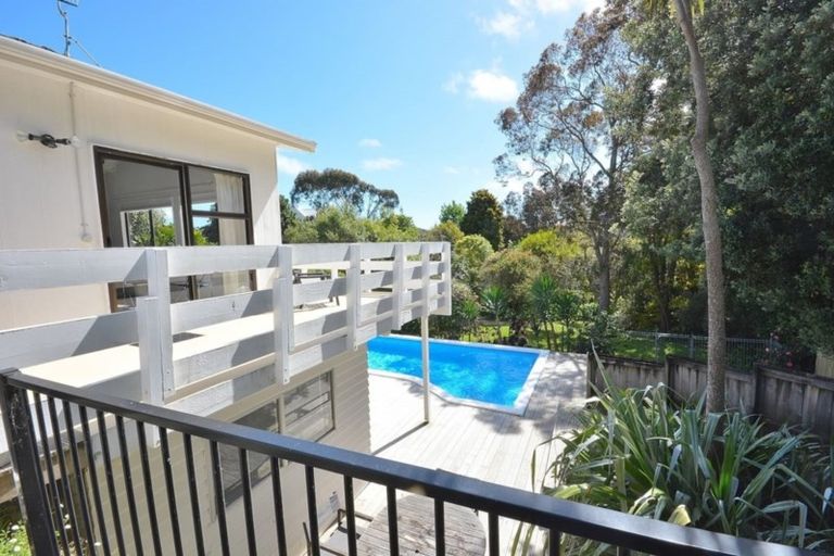 Photo of property in 1 Island View Terrace, Waikanae Beach, Waikanae, 5036