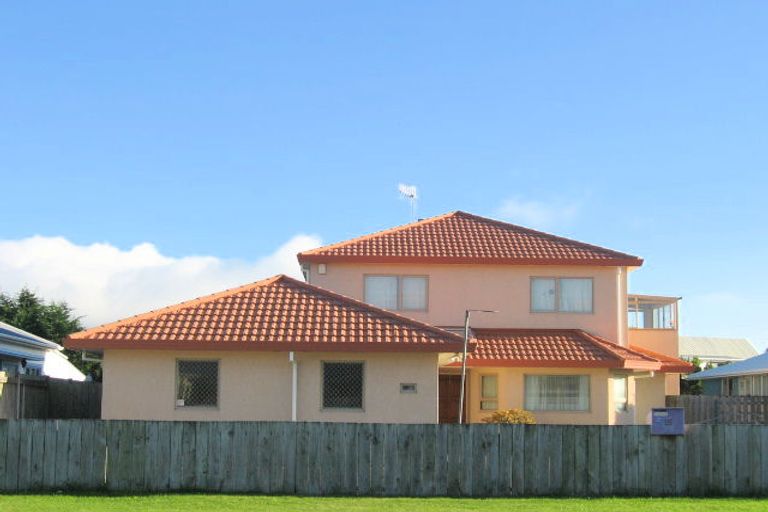 Photo of property in 15 Te Kupe Road, Paraparaumu Beach, Paraparaumu, 5032