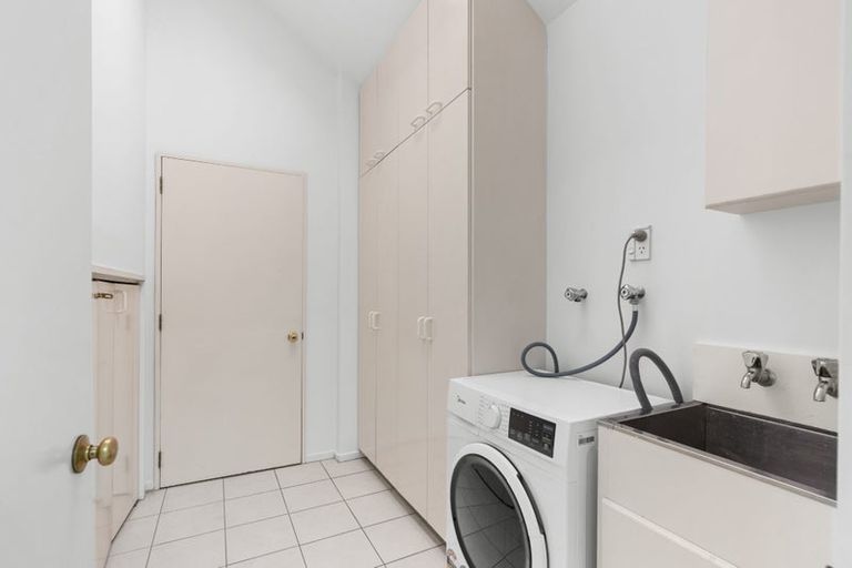 Photo of property in 1/8 Cottesmore Close, Burnside, Christchurch, 8053