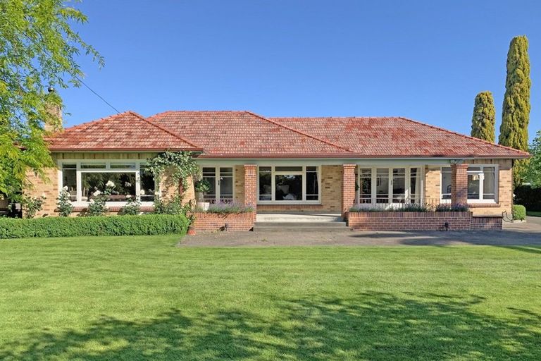 Photo of property in 2 Corwen Place, Mayfair, Hastings, 4122