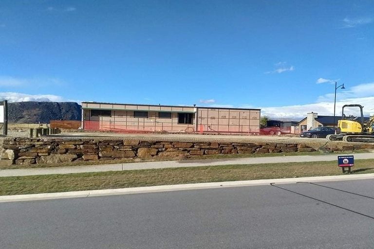 Photo of property in 1 Campbell Road, Wanaka, 9305