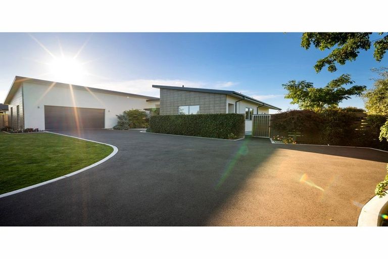 Photo of property in 24 Elizabeth Allen Drive, West Melton, 7618