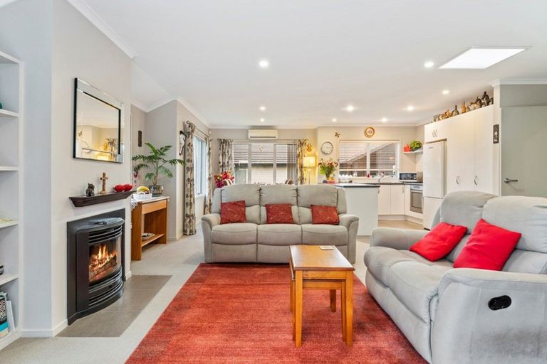 Photo of property in 20 Bridgewater Way, Pyes Pa, Tauranga, 3112