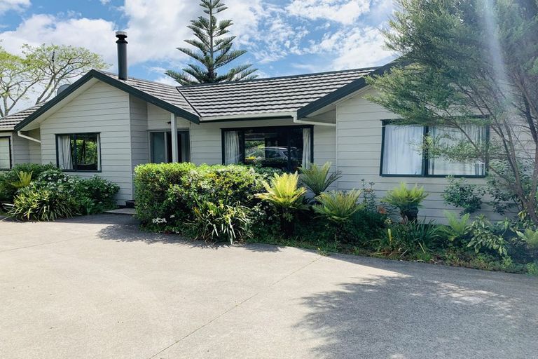 Photo of property in 159 Oraha Road, Kumeu, 0892