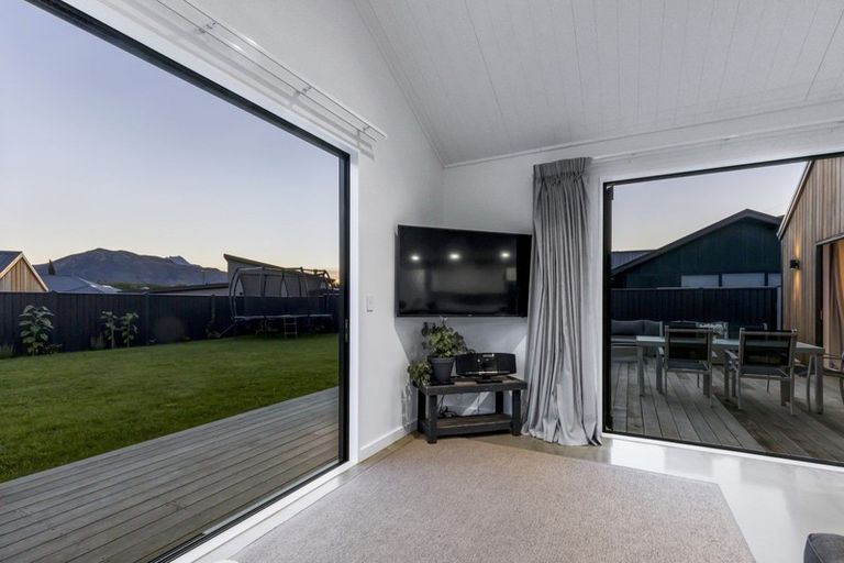 Photo of property in 5 Hicks Road, Lower Shotover, Queenstown, 9304