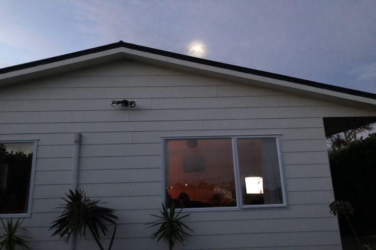 Photo of property in 19 Waitote Street, Castlecliff, Whanganui, 4501