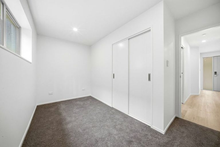 Photo of property in 26e Trojan Crescent, New Lynn, Auckland, 0600