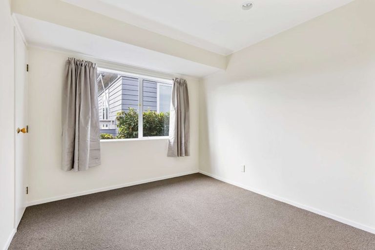 Photo of property in 2/40 Hart Road, Hauraki, Auckland, 0622