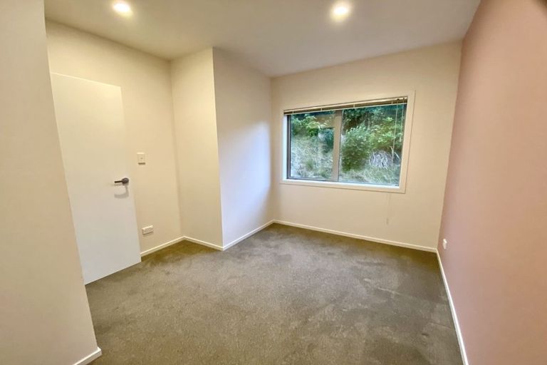Photo of property in 5/61 Black Rock Road, Newlands, Wellington, 6037