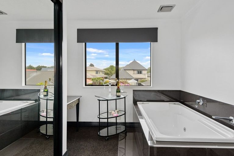 Photo of property in 41 Lowry Avenue, Redwood, Christchurch, 8051