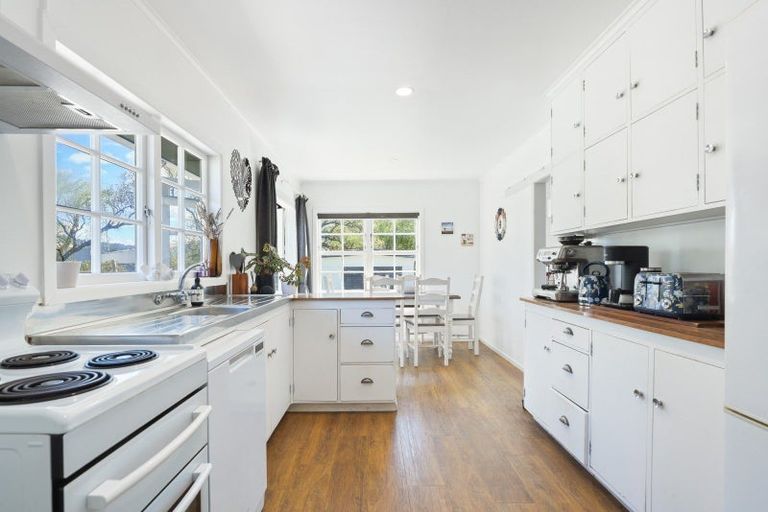 Photo of property in 10 Jarmey Place, Mangakakahi, Rotorua, 3015