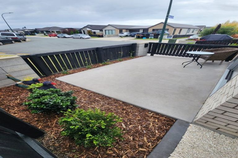 Photo of property in 61 Crown Street, Papamoa, 3118