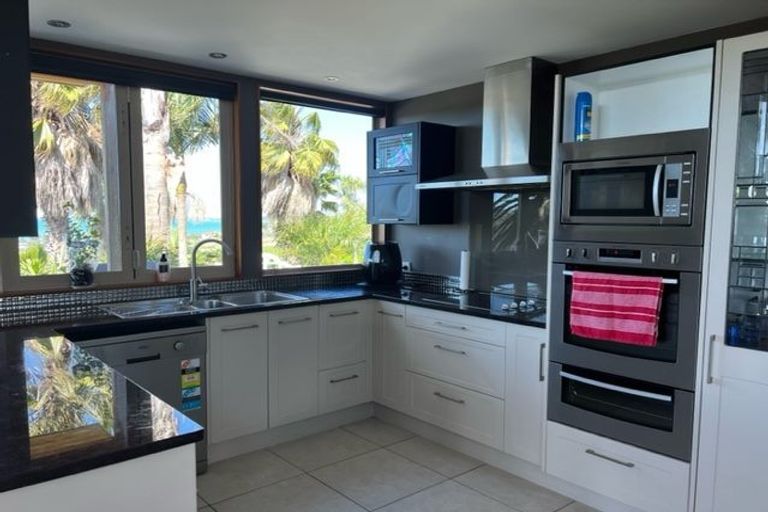 Photo of property in 52 Sunnyheights Road, Orewa, 0931