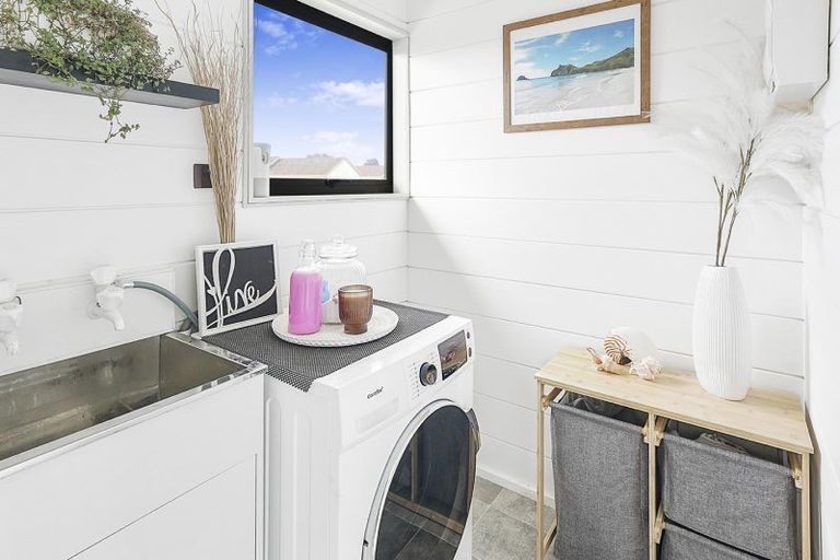 Photo of property in 14 Kentucky Crescent, Nawton, Hamilton, 3200