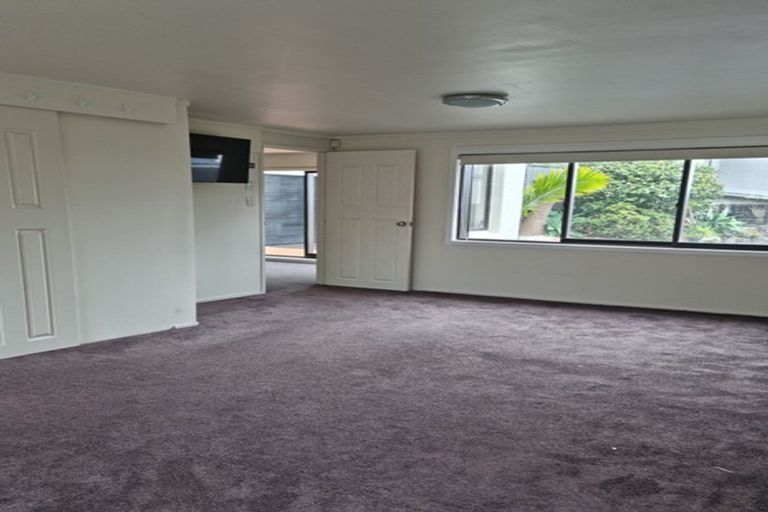 Photo of property in 1/36 Seaview Road, Castor Bay, Auckland, 0620