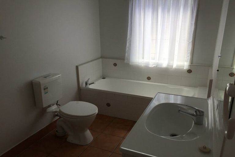 Photo of property in 1/13 John Jennings Drive, Oteha, Auckland, 0632