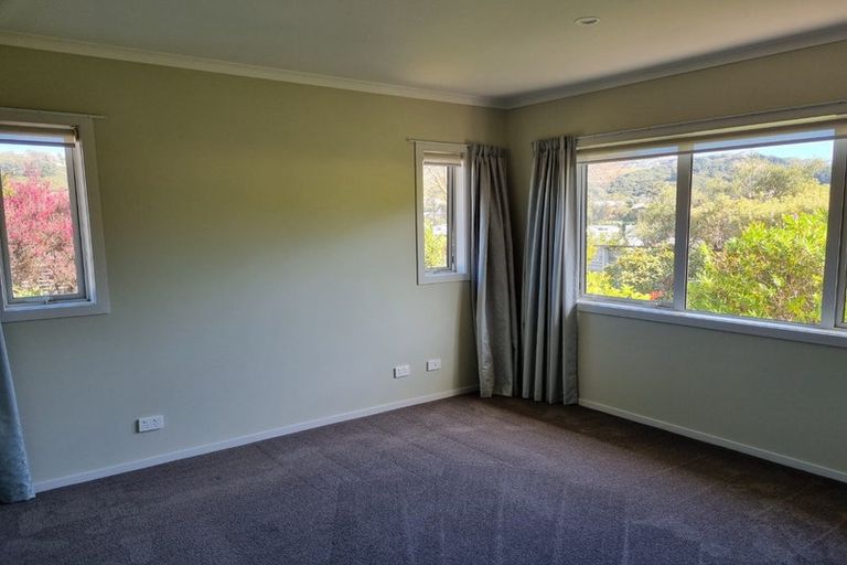 Photo of property in 4 Flotilla Place, Whitby, Porirua, 5024