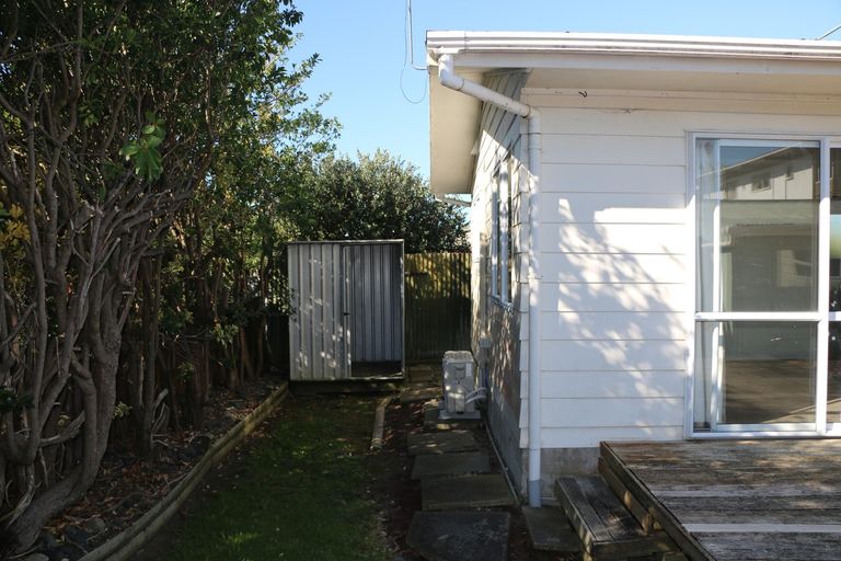 Photo of property in 9 Greers Road, Weymouth, Auckland, 2103