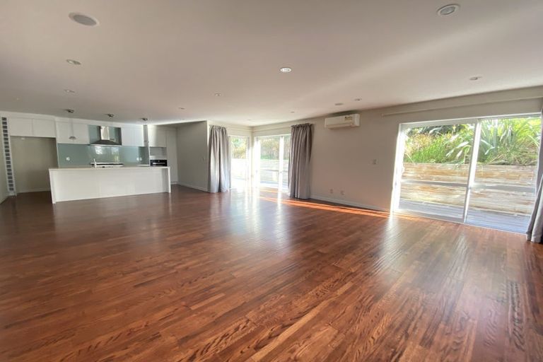 Photo of property in 43 Remuremu Street, Long Bay, Auckland, 0630