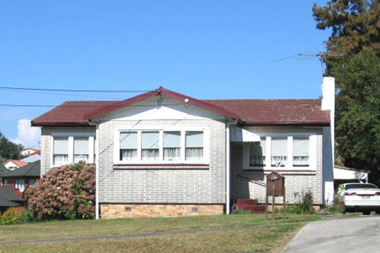 Photo of property in 102 Seabrook Avenue, New Lynn, Auckland, 0600