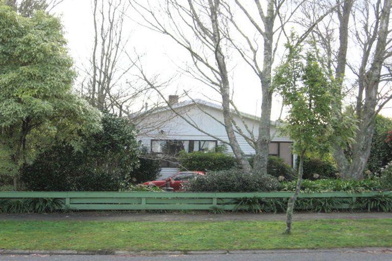 Photo of property in 12 Howden Road, Fairfield, Hamilton, 3214