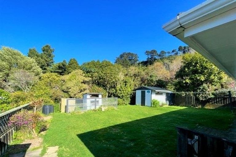 Photo of property in 99 Tirohanga Road, Tirohanga, Lower Hutt, 5010