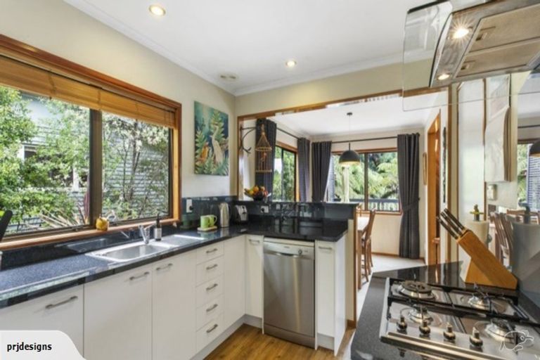 Photo of property in 15 Karen Road, Laingholm, Auckland, 0604