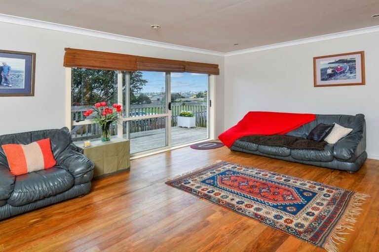 Photo of property in 1/8 Alexander Avenue, Torbay, Auckland, 0630