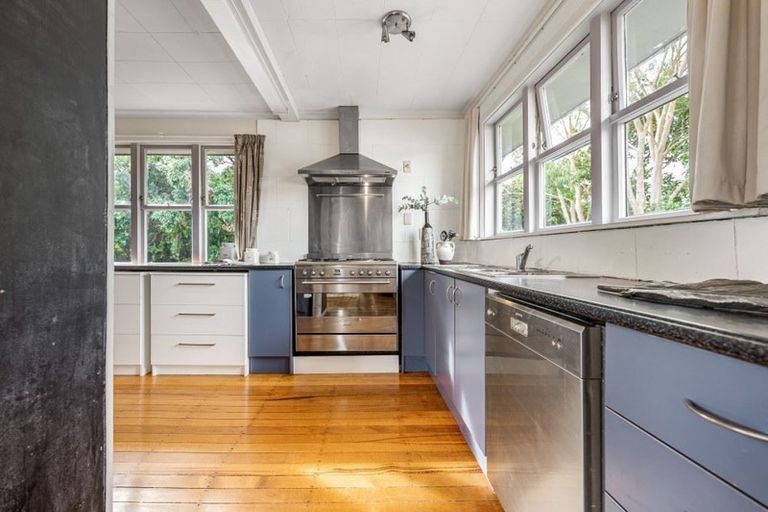 Photo of property in 628 Whangaparaoa Road, Stanmore Bay, Whangaparaoa, 0932