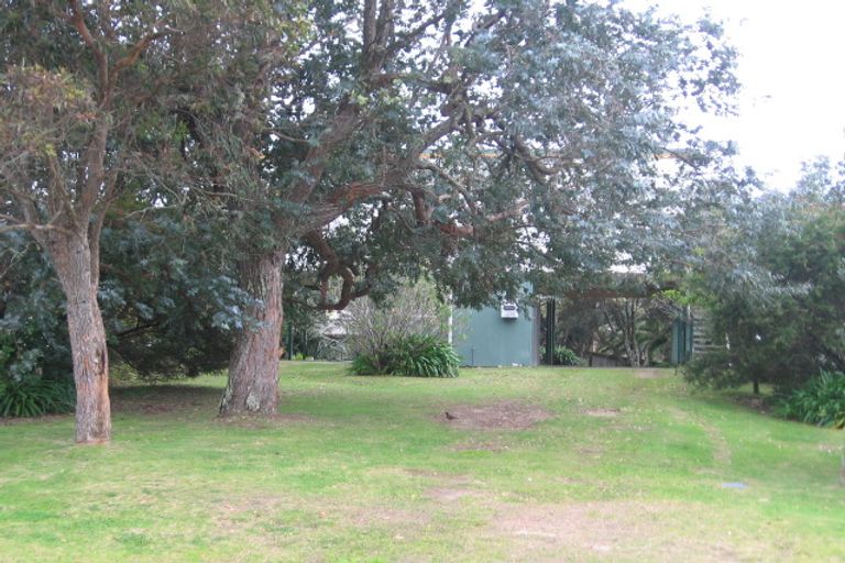 Photo of property in 208 Beverley Terrace, Whangamata, 3620