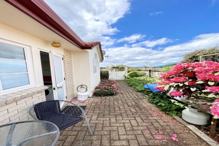 Photo of property in 9 Cobbe Place, Pomare, Rotorua, 3015