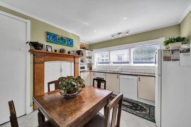 Photo of property in 30 Collins Street, Hawera, 4610