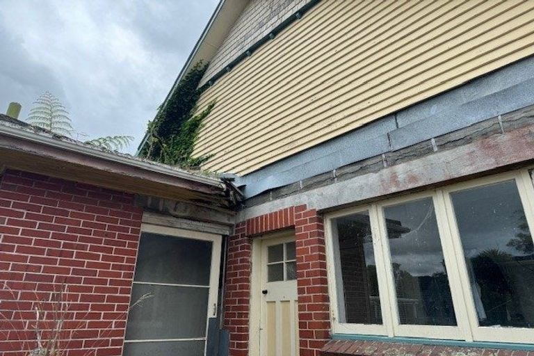 Photo of property in 44 Cambridge Terrace, Waiwhetu, Lower Hutt, 5010