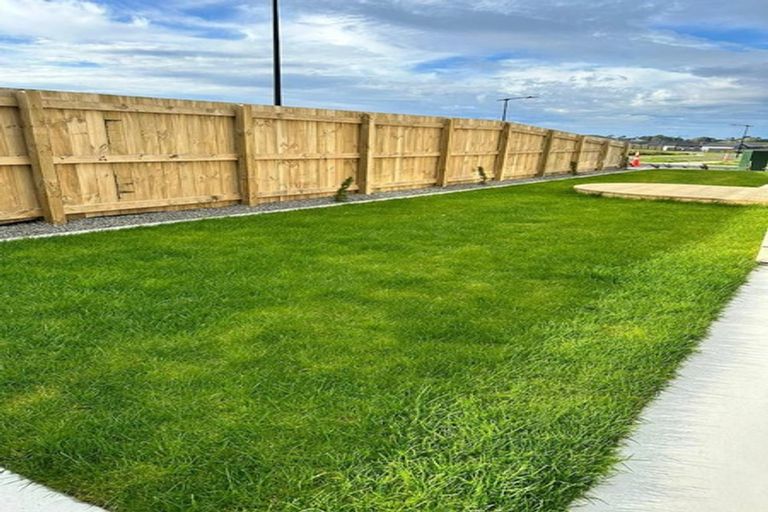 Photo of property in 13 Rua Place, Bell Block, New Plymouth, 4312