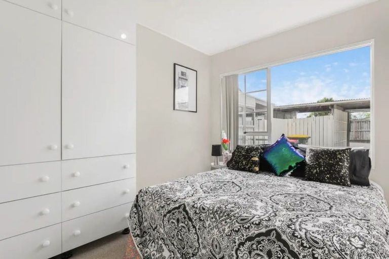 Photo of property in 3/63 Kenderdine Road, Papatoetoe, Auckland, 2025