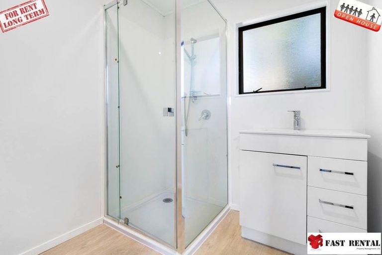 Photo of property in 16 Arde Place, Massey, Auckland, 0614