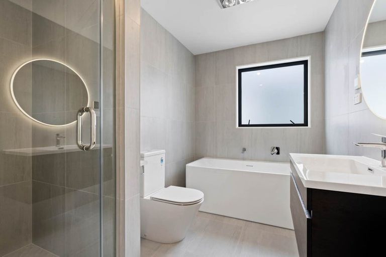 Photo of property in 12 Babos Avenue, Kumeu, 0810