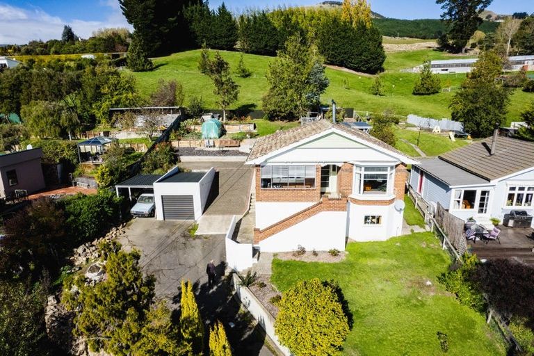 Photo of property in 16 Braeside, Kinmont Park, Mosgiel, 9024